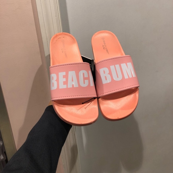 NWT - “Beach Bum” Pink Comfy Slipper Sandals - Picture 3 of 4